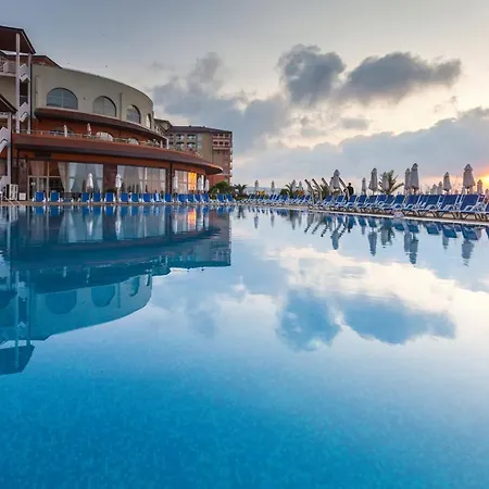 Sol Luna Bay Resort