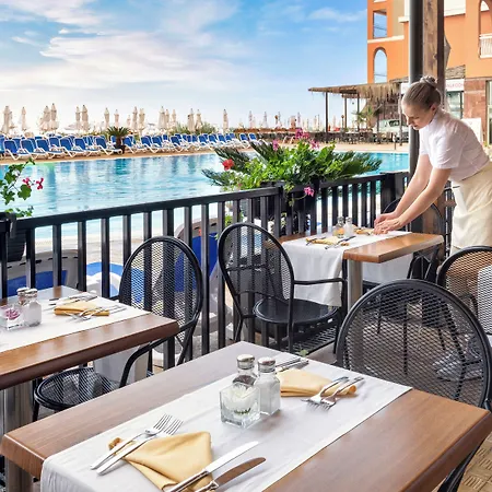 Rezort Sol Luna Bay 4*