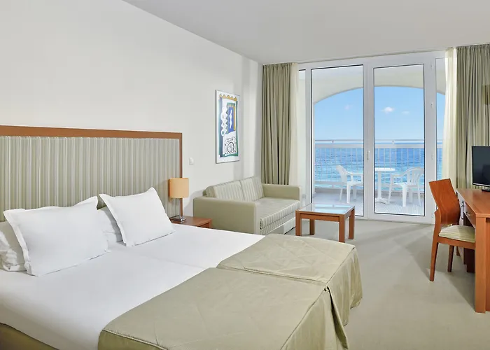 Resort Sol Luna Bay 4*