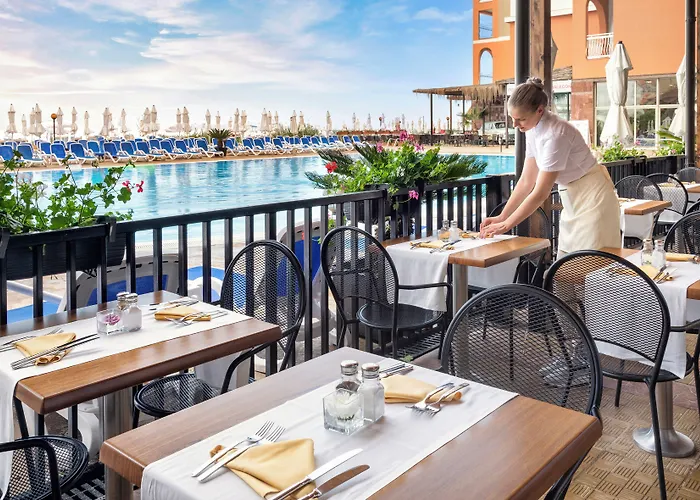 Resort Sol Luna Bay 4*